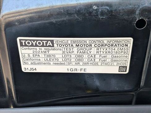 Used 2024 Toyota 4Runner SR5 RWD image 23