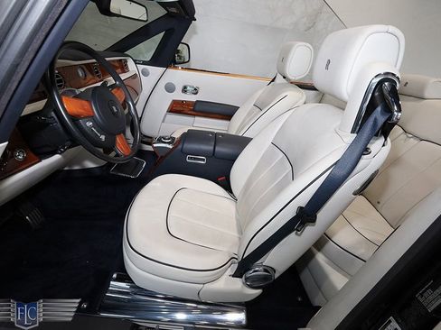 Used 2013 Rolls-Royce Phantom Drophead Coupe image 19
