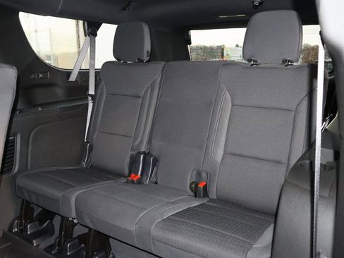New 2026 Chevrolet Suburban LS image 30