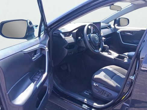 Used 2025 Toyota RAV4 XLE AWD/4WD image 20