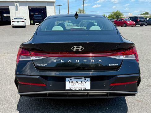 Used 2024 Hyundai Elantra Limited FWD image 6