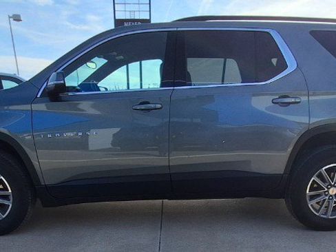 Used 2023 Chevrolet Traverse LT image 5