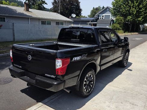 Used 2018 Nissan Titan PRO-4X image 5