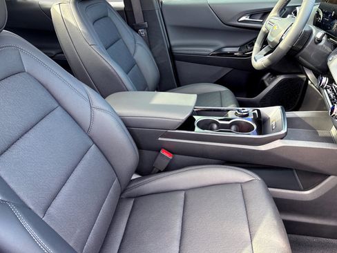 New 2026 Chevrolet Equinox LT w/ Safety and Technology Package image 12