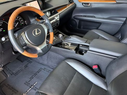 Used 2013 Lexus ES 300h w/ Luxury Pkg FWD image 11