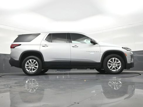 Used 2022 Chevrolet Traverse LS FWD image 35