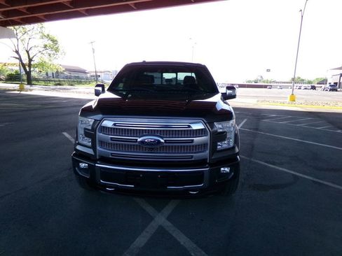 Used 2016 Ford F150 Platinum w/ Equipment Group 701A Luxury AWD/4WD image 3
