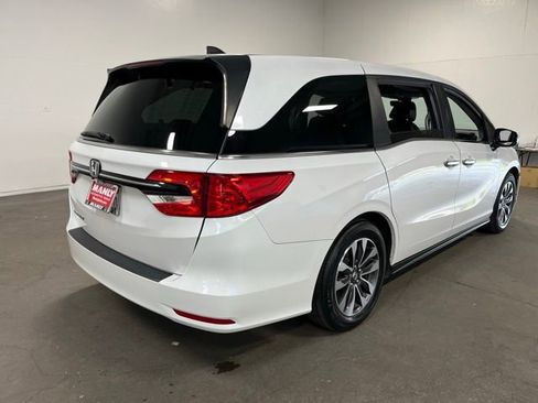 Used 2023 Honda Odyssey EX-L image 3
