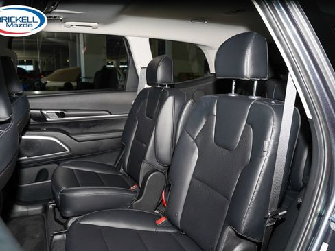 Used 2024 Kia Telluride S w/ S Sunroof Package FWD image 17