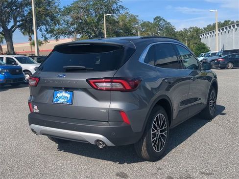 New 2025 Ford Escape SE image 18
