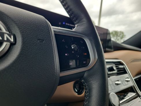 Used 2025 Nissan Armada SL w/ Captain's Chari Seat Package image 26