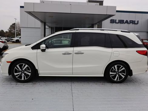 Used 2019 Honda Odyssey Elite image 2