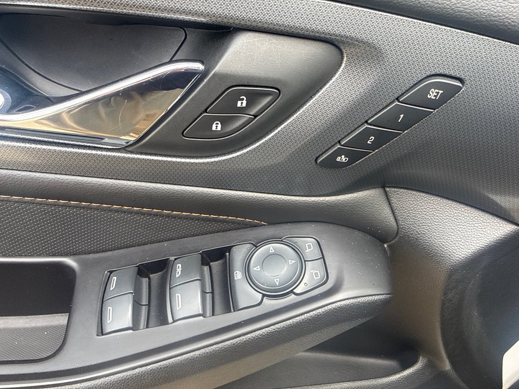 Used 2019 Chevrolet Traverse Premier w/ Driver Confidence II Package FWD image 28