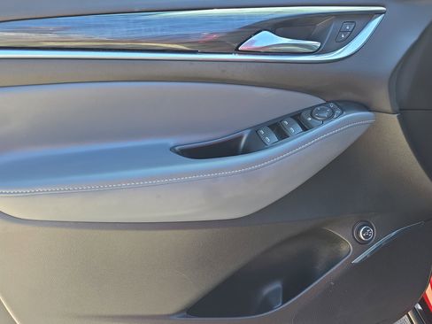 Used 2024 Buick Enclave Essence FWD image 18