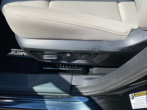 Used 2024 Nissan Rogue SV FWD image 14