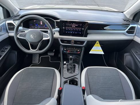 New 2026 Volkswagen Taos SE FWD image 25