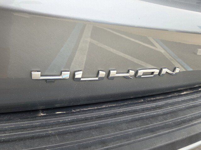 Used 2025 GMC Yukon XL Elevation AWD/4WD image 15