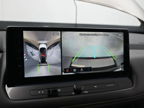 Used 2024 Nissan Rogue Platinum image 18