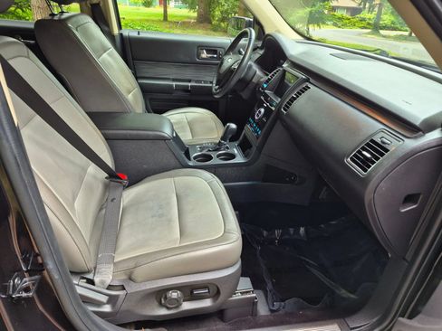 Used 2019 Ford Flex Limited w/ Limited Appearance Package AWD/4WD image 12