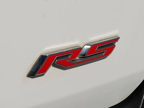 Used 2022 Chevrolet Traverse RS FWD image 12