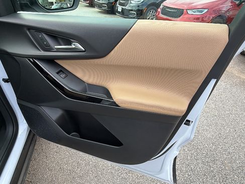 Used 2026 Chevrolet Equinox ACTIV w/ Safety and Technology Package FWD image 18
