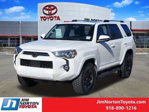 Used 2023 Toyota 4Runner SR5 Premium image 3