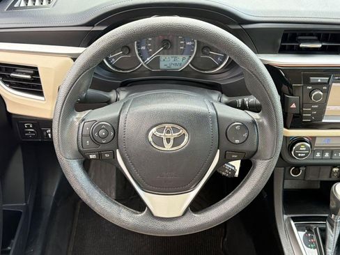 Used 2015 Toyota Corolla LE FWD image 17