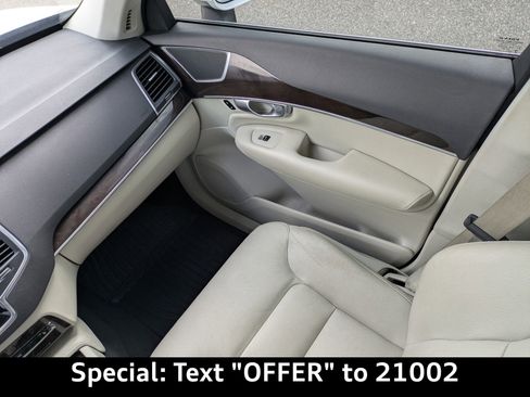 Used 2019 Volvo XC90 T5 Momentum w/ Protection Package Premier image 18
