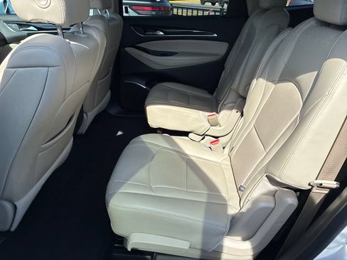 Used 2021 Buick Enclave Essence FWD image 17