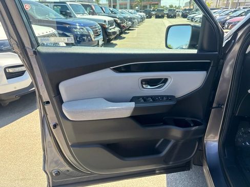 Used 2024 Honda Pilot LX image 13