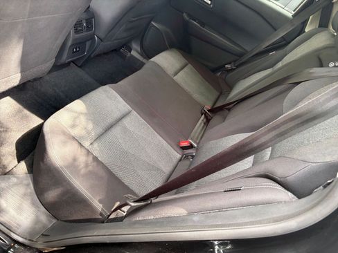 Used 2025 Nissan Rogue SV FWD image 40