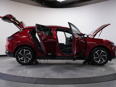 Used 2024 Chevrolet Equinox EV LT FWD image 9