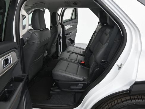 New 2026 Ford Explorer Active image 18