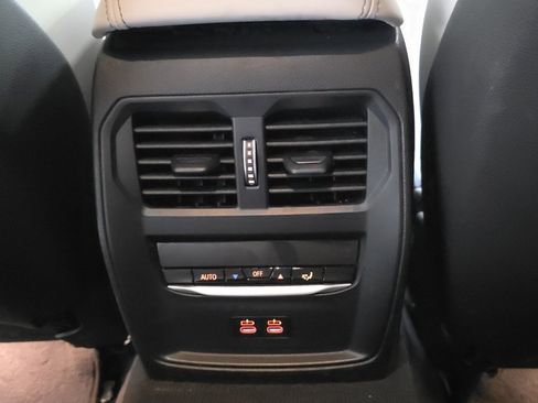 Used 2022 BMW M3 Competition w/ M Carbon Exterior Package image 28