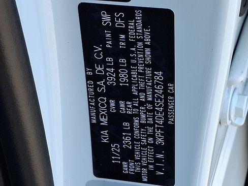 New 2025 Kia K4 LX image 16