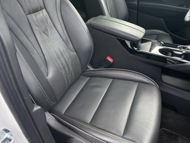 Used 2024 Buick Envision Avenir AWD/4WD image 25