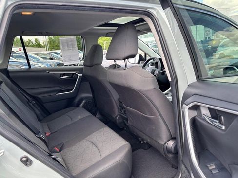 Certified 2021 Toyota RAV4 XLE w/ Convenience Package FWD image 10