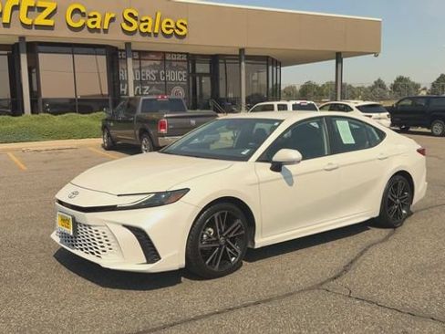 Used 2025 Toyota Camry XSE FWD image 4