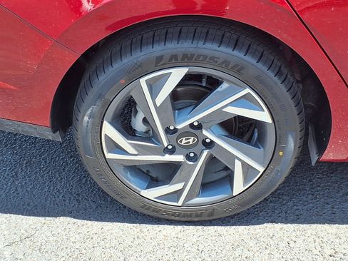 Certified 2025 Hyundai Elantra Sport FWD image 9