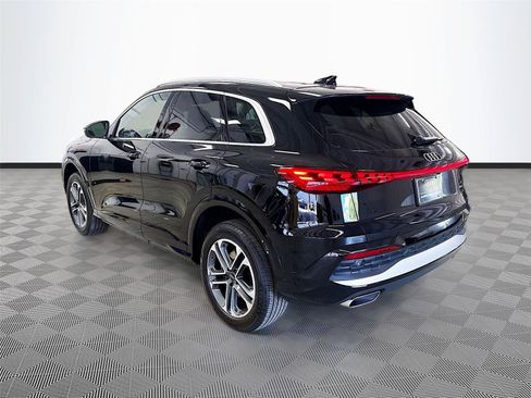 Certified 2025 Audi Q5 Premium w/ Convenience Package AWD/4WD image 5