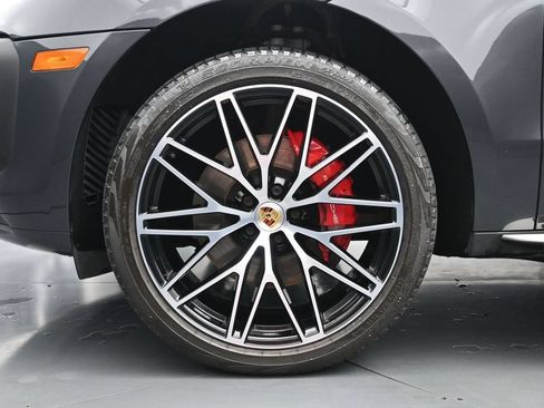 Used 2023 Porsche Macan S AWD/4WD image 5