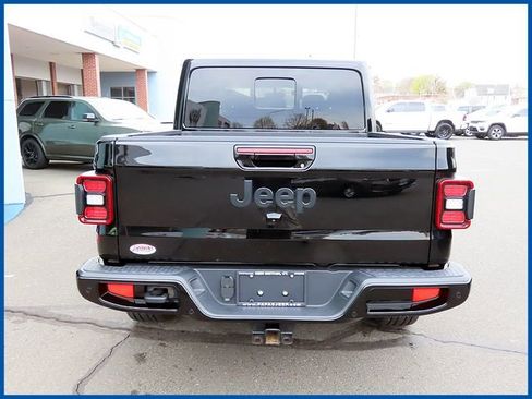 Used 2022 Jeep Gladiator Overland image 6
