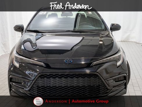 Used 2024 Toyota Corolla SE w/ Convenience Package FWD image 2