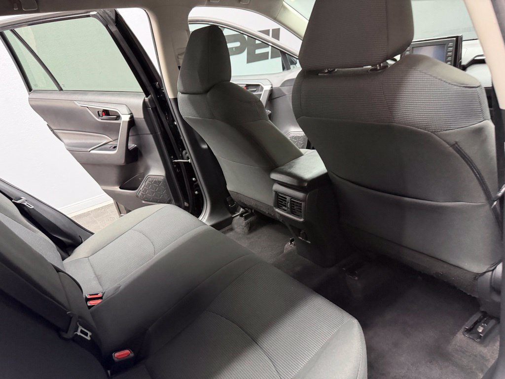 Used 2022 Toyota RAV4 LE FWD image 45