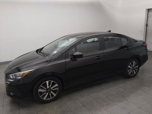 Used 2025 Nissan Versa SV FWD image 2