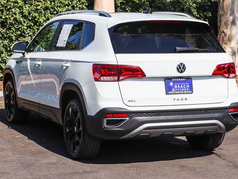 Used 2022 Volkswagen Taos SEL FWD image 8
