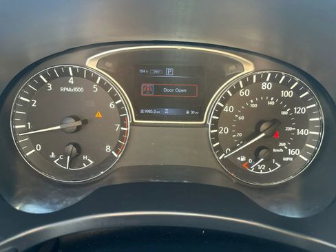 Used 2020 Nissan Pathfinder S AWD/4WD image 16