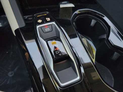 Used 2025 Audi Q5 Premium w/ Convenience Package AWD/4WD image 25