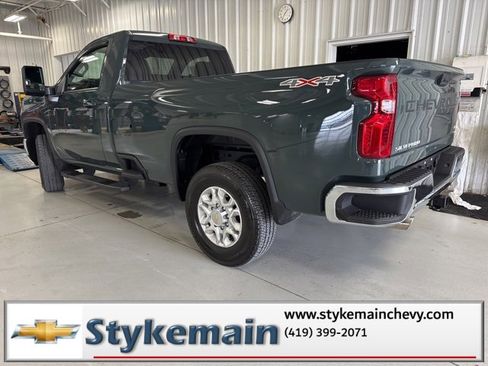 Used 2025 Chevrolet Silverado 2500 LT w/ Convenience Package image 3