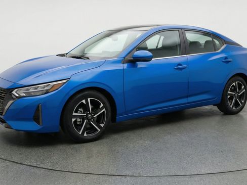 Used 2025 Nissan Sentra SV FWD image 3